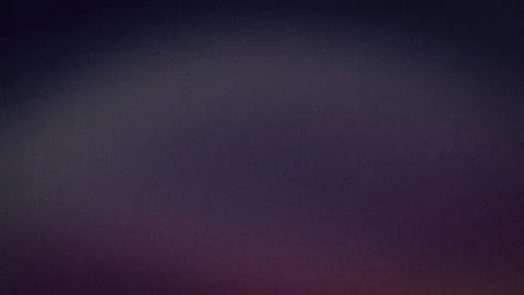 4K abstract grainy background wallpaper with purple black and gray gradient.. 스톡 일러스트