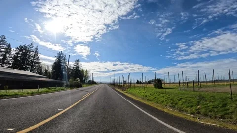 4K action camera footage driving through rural countryside roads in Oregon, USA Stockbeeldmateriaal 335118502
