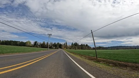 4K action camera footage driving through rural countryside roads in Oregon, USA 库存影片 335118565