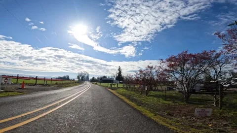 4K action camera footage driving through rural countryside roads in Oregon, USA 库存影片 335118614