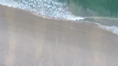 4K Aerial beach wave Video stock 128044385