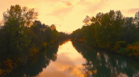 4K Aerial: Cloud Reflection on Autumn River 動画素材 56581132