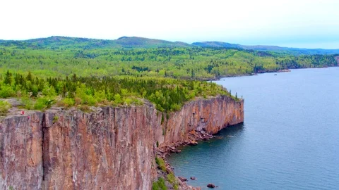 4K Aerial Drone Clip - Split Rock Cliffs &amp; State Park, Minnesota Vidéo 115043560