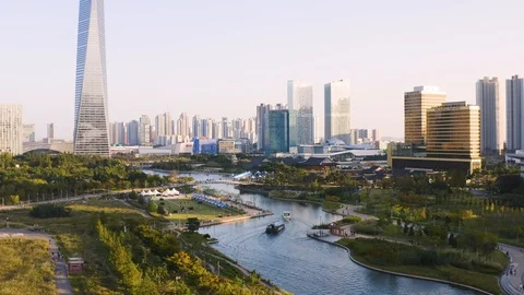 4K Aerial Drone Footage View of Central Park in Songdo.. Stock-Footage 121581663