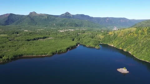 4K aerial drone view of Coldwater Lake near Mount Saint Helens, Washington, USA Video stock 337819959