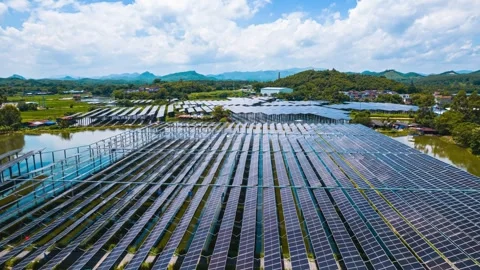4K Aerial of Environmental Energy Saving Photovoltaic Solar Panels Vídeos de archivo 345014119