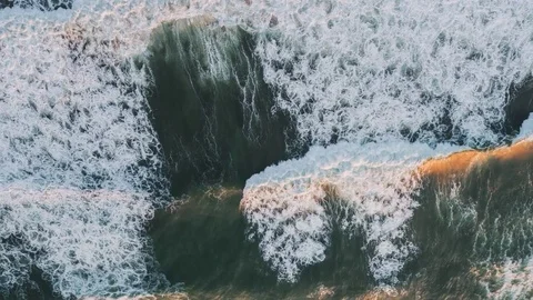 4K Aerial Flying View of Ocean and Cliff Видео 80988260
