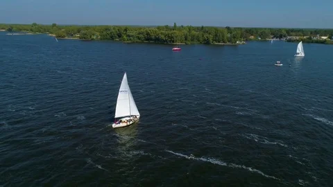 4K Aerial footage. Fly around single yacht 库存影片 80302653