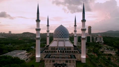 4K Aerial Footage At Masjid (Mosque) Sultan Salahuddin Abdul Aziz Shah Stock Footage
