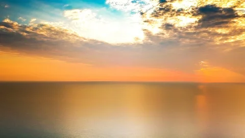 4K  Aerial Hyperlapse. Beautiful clouds over  ocean, sea.Morning time Видео 91973079