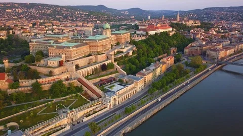 4K aerial hyperlapse footage of Buda Castle Royal Palace at dawn Stock Footage 88860522