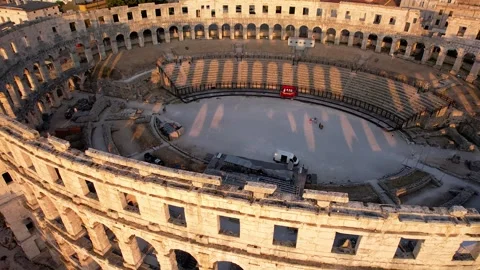 4K aerial inside view of Pula Arena Roman amphitheater in Croatia Vidéo 317579235