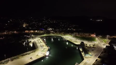 4K aerial night view of Howth Harbour in Dublin Bay Ireland 库存影片 332737142