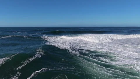 4K Aerial Ocean Waves and White Sea Foam Stock-Footage 333703955