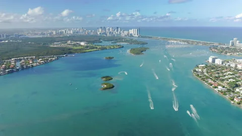 4K aerial panoramic view on blue waters in the Miami bay. Caribbean nature 스톡 동영상 134475596