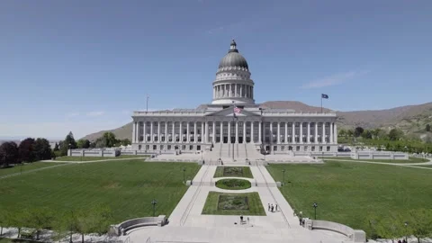4K Aerial push in of Utah’s state capitol building facing north Stock-Footage 154081587