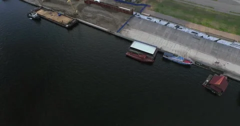 4K Aerial shot of city. River embankment. Video stock 58593553