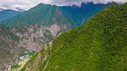 4K Aerial Timelapse: Rivers &amp; Deep Mountains, Bipenggou Canyon, Western Sichuan Video stock 342122131