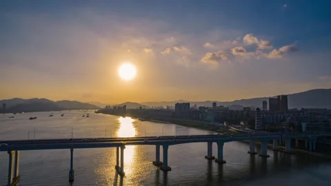 4K Aerial Timelapse of Traffic Flow in Zhaoqing Guangdong at Sunset Vidéo 345014281