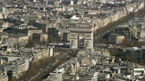 4K Aerial view of the Arc de Triomphe in central Paris 스톡 동영상 77115480