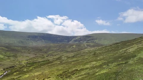 4K Aerial View of Mountain Valley near Ross County Waterford Ireland 库存影片 337843826