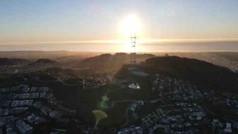 4K Aerial View Sutro Tower San Francisco Panorama Sunset Ocean Twin Peaks Stockbeeldmateriaal 252555130