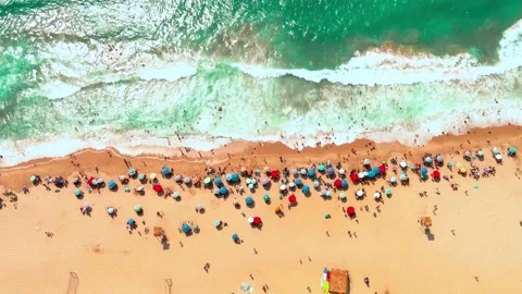 4K Aerial view top view drone of Beach on a summer day. Vídeo Stock 153998891