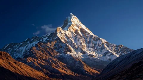 4K Ama Dablam Mountain Peak Nepal Himalayas Sunrise Light Snow Stock-Footage 334450150