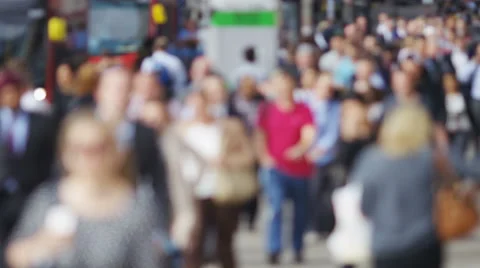 4K Anonymous crowd of people walking on a street in slow motion - version 3 Vidéo 64912819