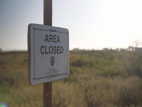 4K "Area Closed Sign" 스톡 동영상 75949442