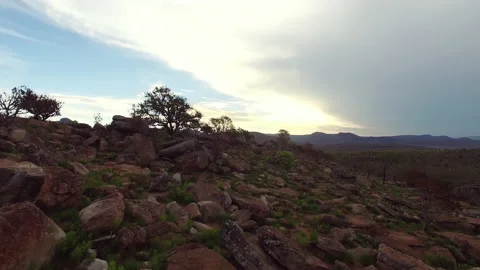 4k Arial drone footage of mountain rocky mountian range at sunset. Vídeo Stock 199619334