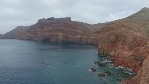 4K Atlantic ocean bay waves tranquil waves surf on Sao Lourenco  Stockbeeldmateriaal 128246280