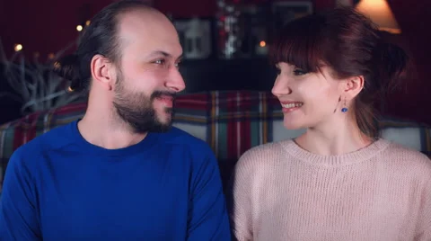 4k Authentic Shot of a Couple Looking and Smiling at Each Other Vídeo Stock 67758632