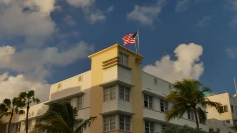 4K Avalon Hotel 700 Ocean Drive Streamline Moderne Art Deco Miami Stock Footage 334452934