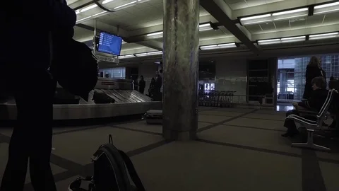 4k At Baggage Claim Stockbeeldmateriaal 84711096