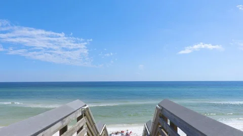 4K Beach Stairs Looking Over Unreal White Sandy Ocean Beach Vidéo 107999566