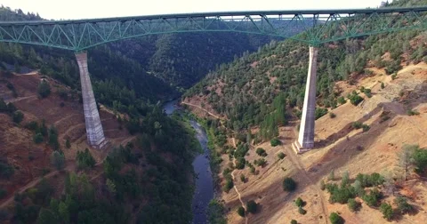 4K A beautiful arial view of a bridge Video stock 54004412