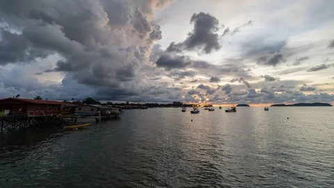 4K Beautiful Sunset moving cloud timelapse at Tanjung Aru, Sabah, Malaysia Video stock 121231612
