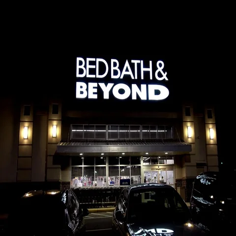 4K Bed Bath Beyond retailer storefront shoppers Video stock 69500486