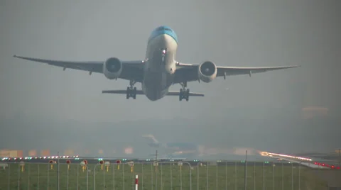 4K: Big airliner take off Stock Footage 33450373