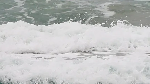 4K Big waves in the sea in the typhoon season at Andaman Sea or Pacific Ocean Vídeos de archivo 79517301