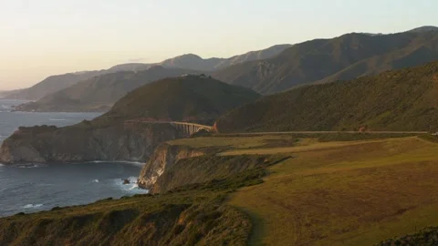 4K Bixby Creek Bridge Single Span Concrete Arch Highway 1 Big Sur Sunset 库存影片 339267778