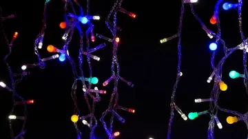 4K. Blinking Christmas or festive  light garland Vidéo 85598288