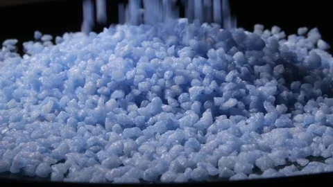 4K Blue Candy Pellets Pouring Pile 스톡 동영상 332508399