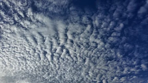 4K Blue Sky with Dramatic Cloudscape — Beautiful Atmospheric Sky Background Stock Footage 318391065
