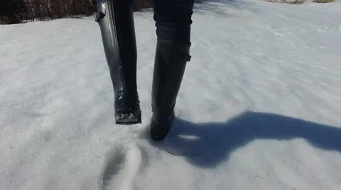 4k boots walking in deep snow Stock Footage 61373277