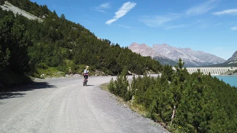 4K - Bormio (IT) - Excursion by bicycle to the Cancano dams Stock-Footage 113900507
