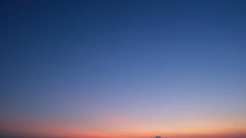 4K : Breathtaking sky time lapse of colorful sunrise clouds Video stock 232299736
