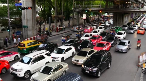 4k busy city traffic intersection commuter rush hour center cars time lapse Video stock 63951505