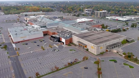 4K camera drone view of Fairview Shopping Mall in Pointe Claire, Montreal. 스톡 동영상 163297821